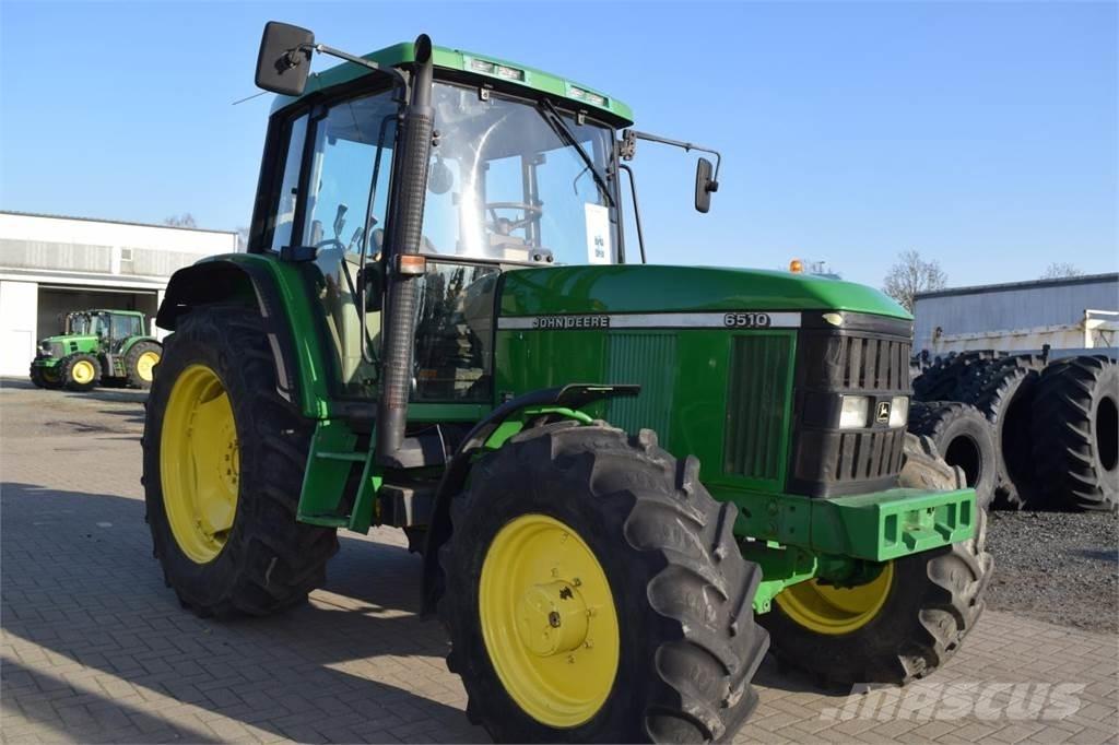 John Deere 6510 الجرارات