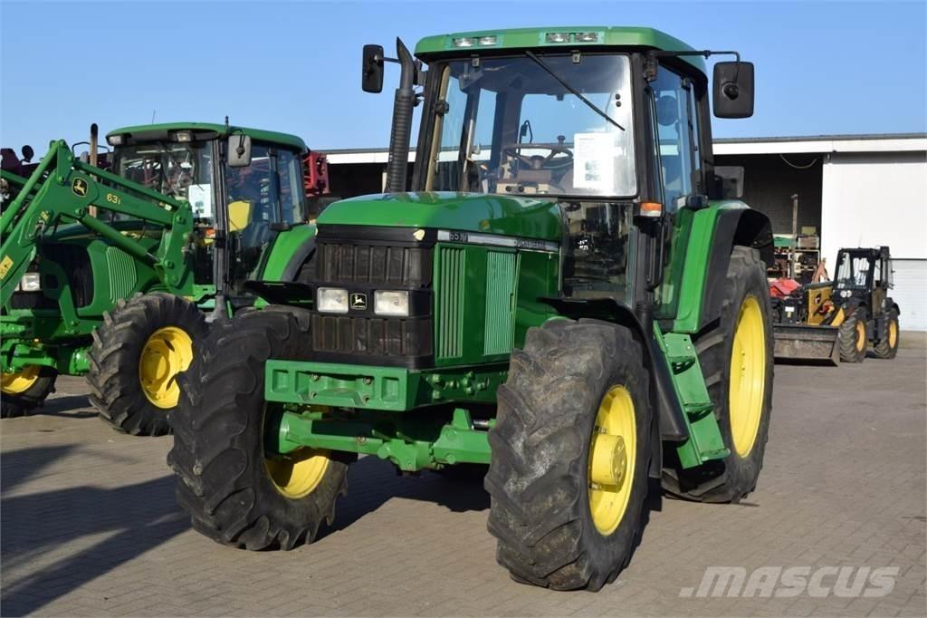 John Deere 6510 الجرارات