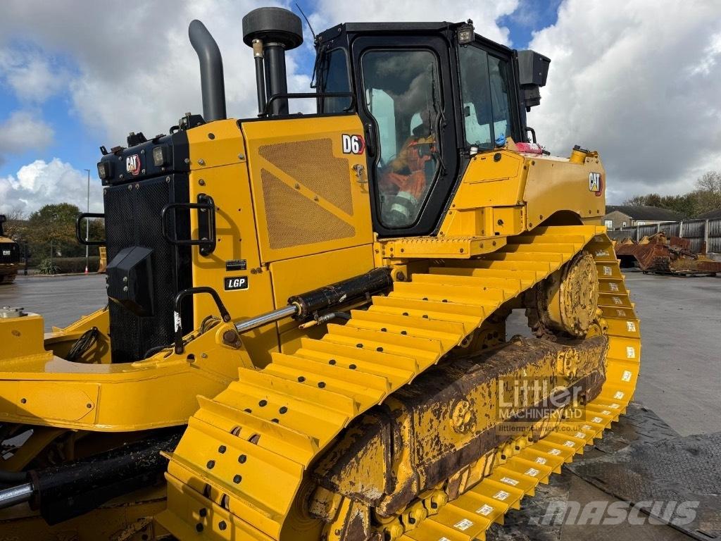 CAT D 6 LGP بلدوزرات مجنزرة