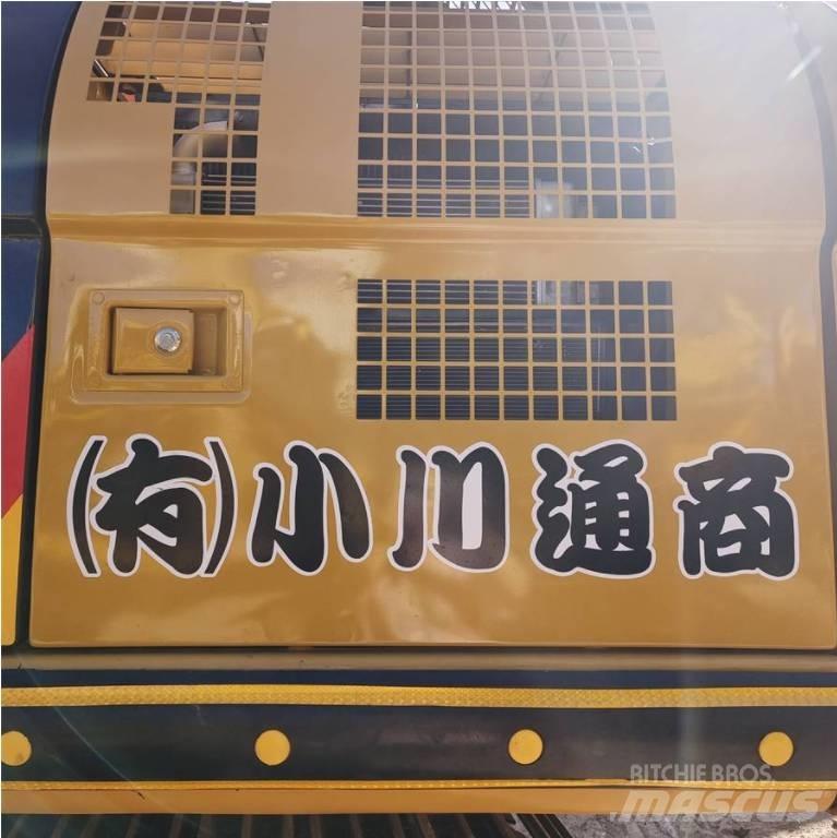 CAT 320 D 2 حفارات زحافة