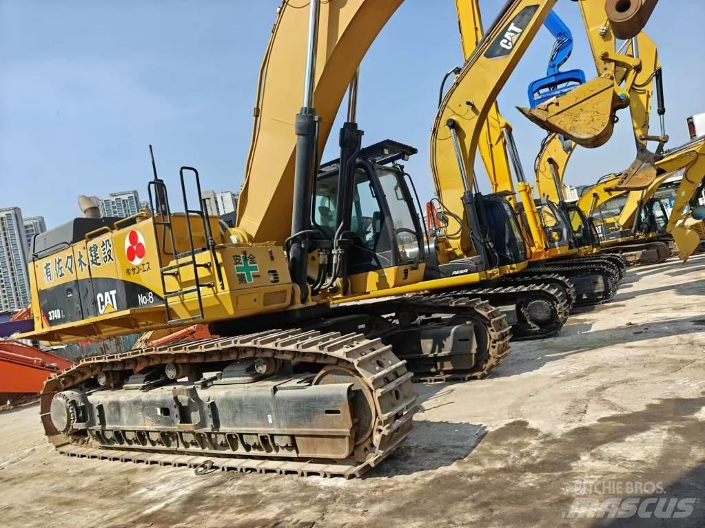 CAT 374 حفارات زحافة