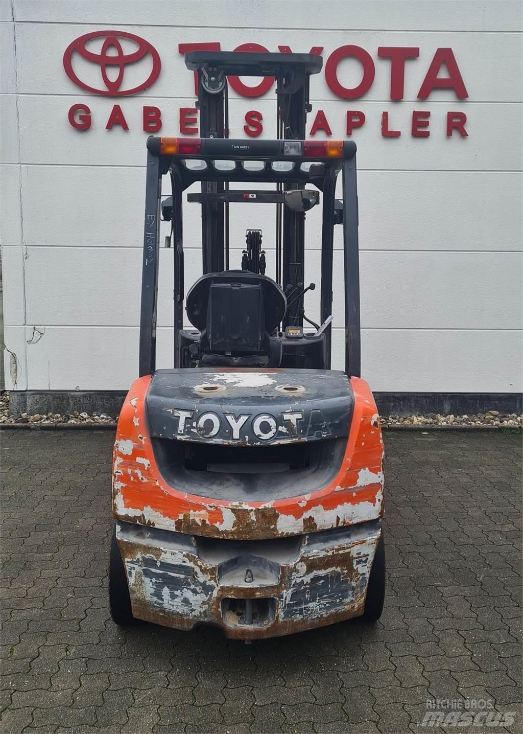 Toyota 02-8FDF30 شاحنات الديزل