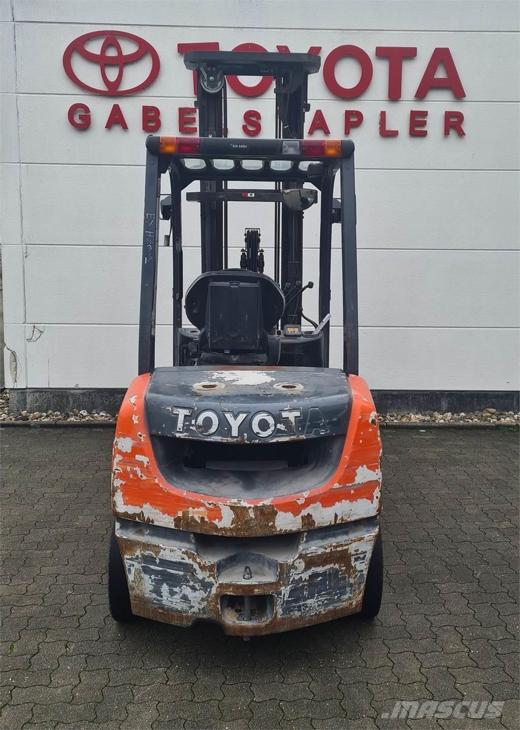 Toyota 02-8FDF30 شاحنات الديزل