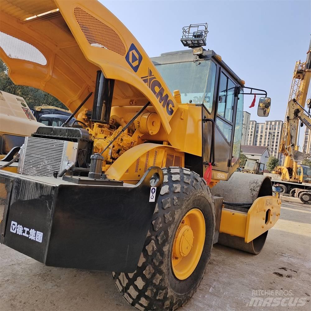 XCMG XS 143 مداحل أحادية الأسطوانة