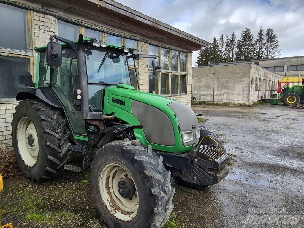 Valtra A 95 الجرارات