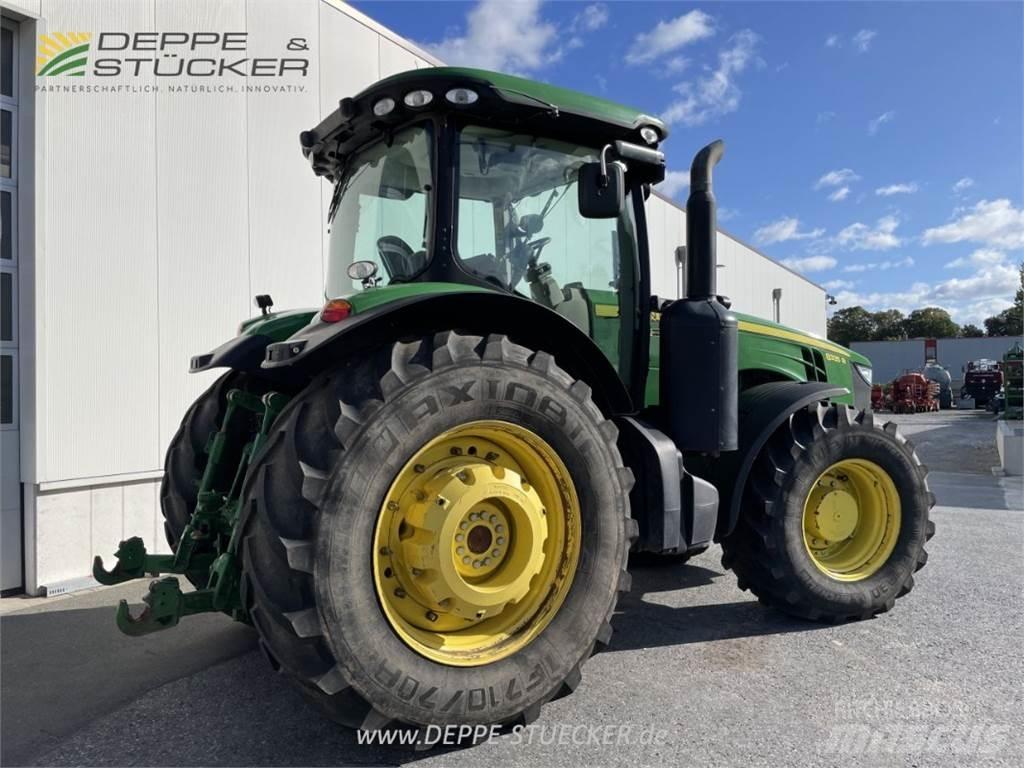 John Deere 8335R الجرارات