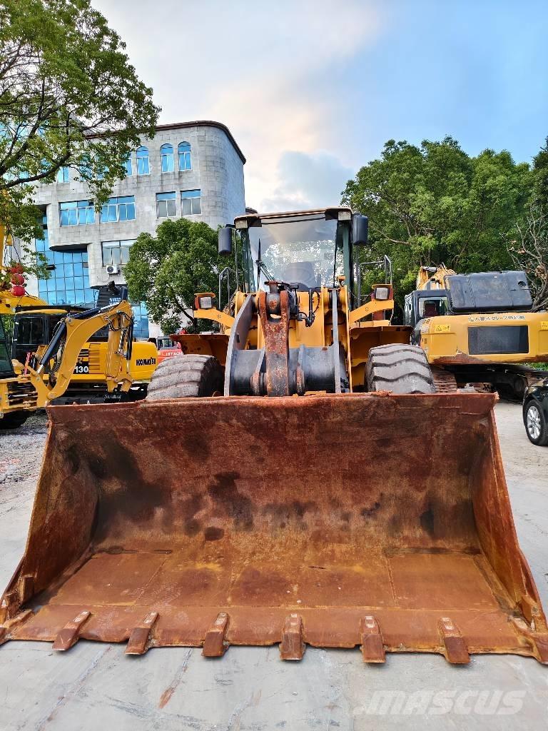 Volvo L 120 لوادر بعجل