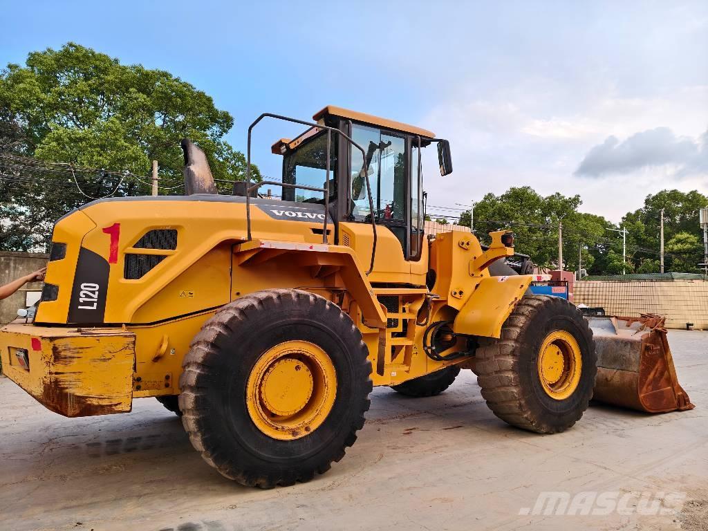 Volvo L 120 لوادر بعجل