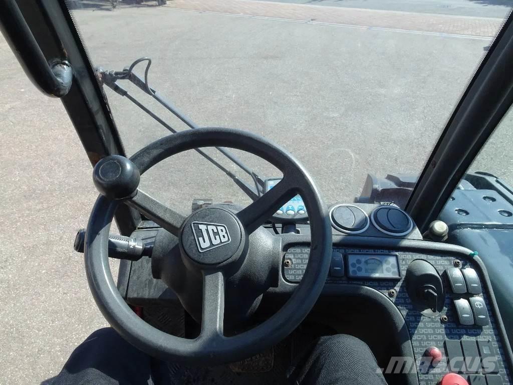 JCB TLT35D مناولات متداخلة
