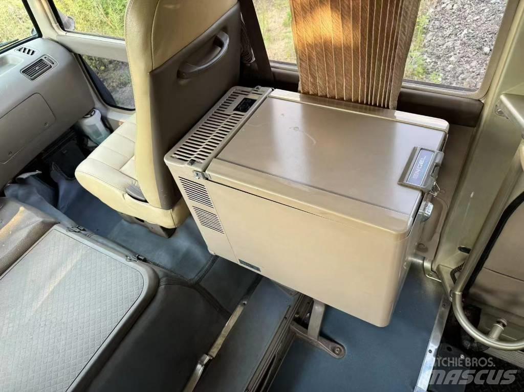 Toyota Coaster Bus حافلة صغيرة