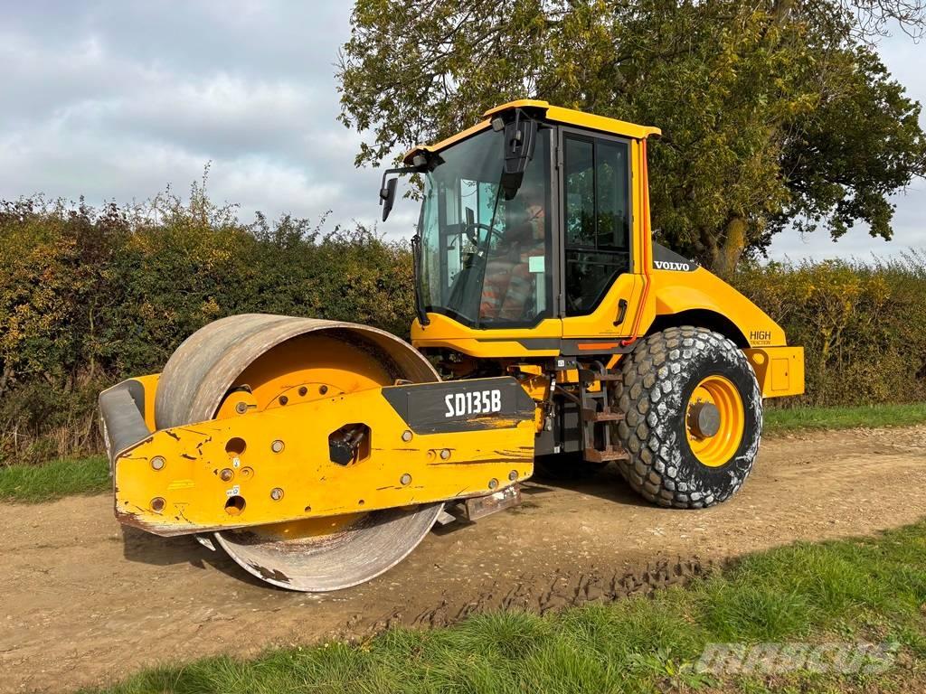 Volvo SD 135 B مداحل أحادية الأسطوانة