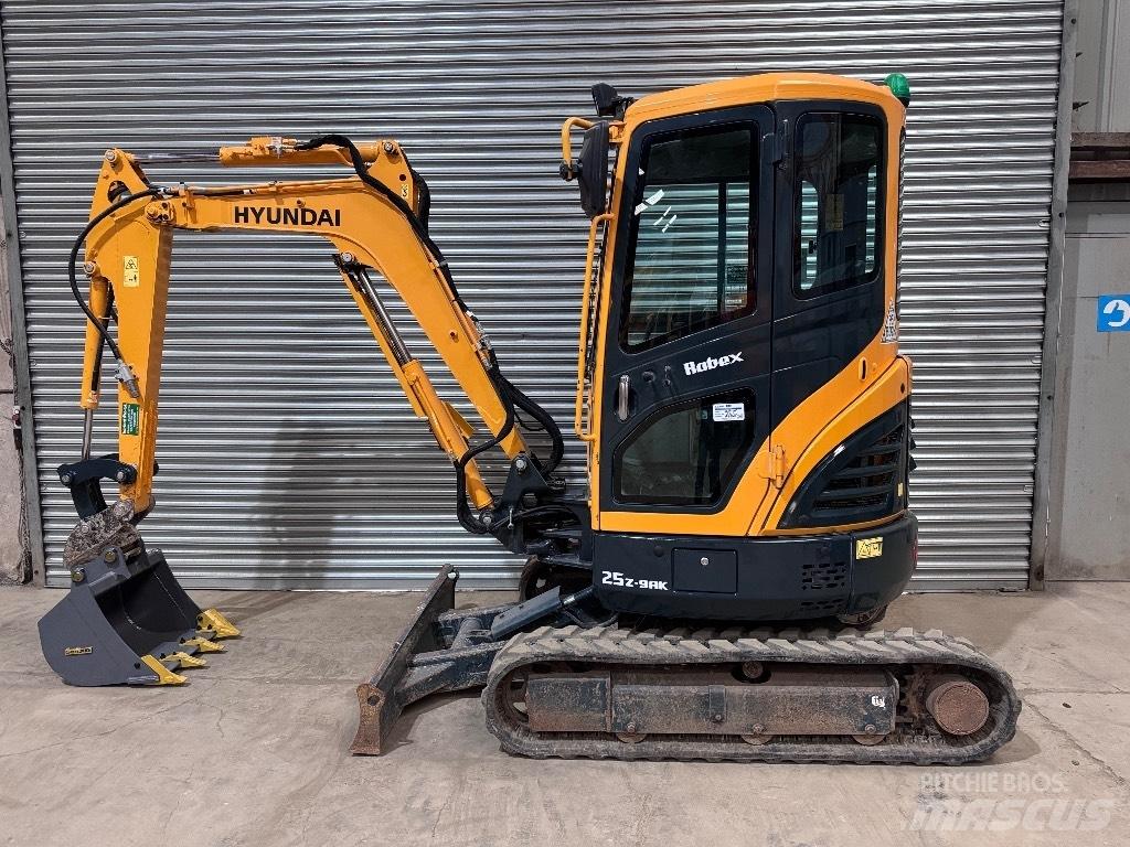Hyundai R25Z-9 AK حفارات صغيرة أقل من 7 طن (حفارات صغيرة)