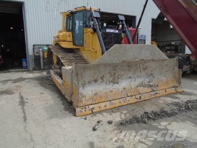 CAT D 6 R LGP بلدوزرات مجنزرة