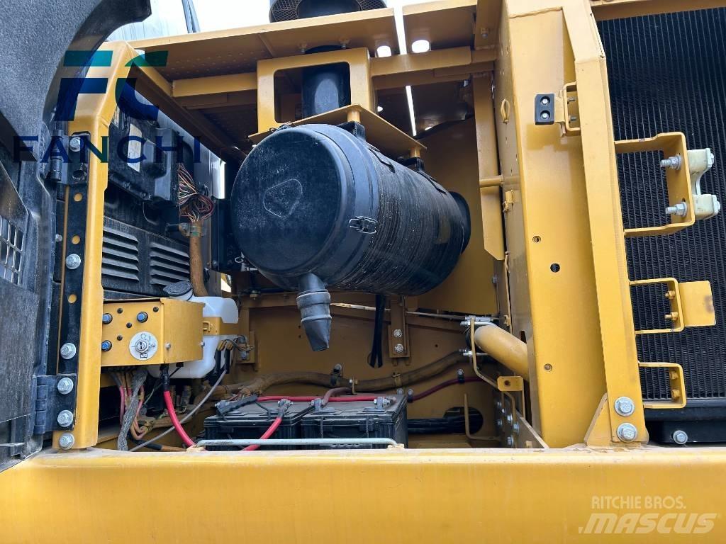 CAT 336 D حفارات زحافة