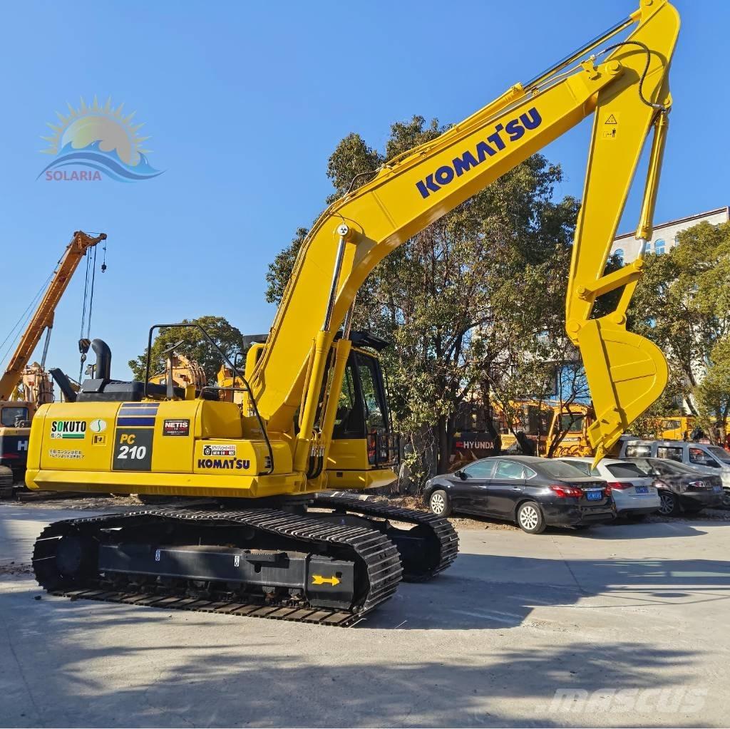 Komatsu PC 210-8 حفارات زحافة