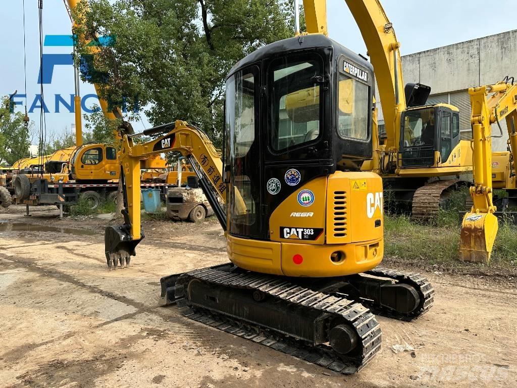 CAT 303 CR حفارات زحافة