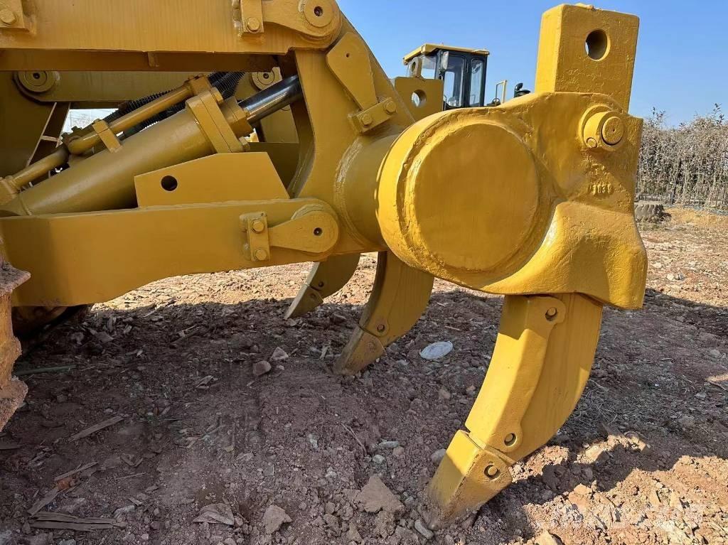 CAT D 8 K بلدوزرات مجنزرة