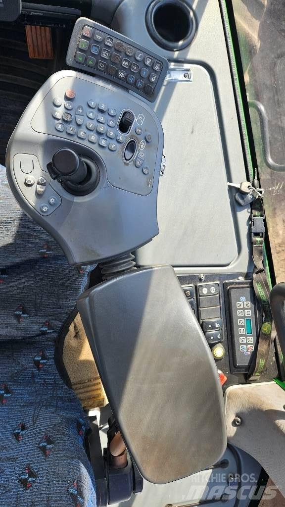 John Deere 1270 E حصادات
