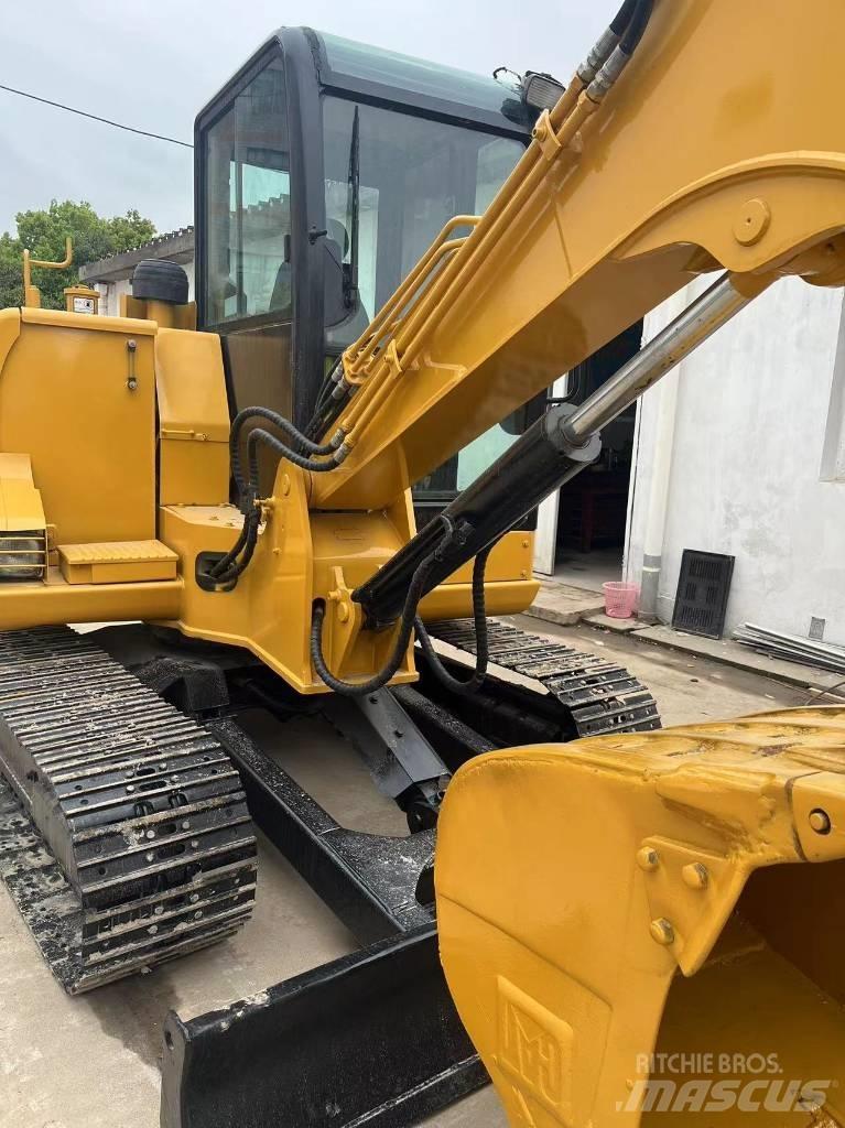 CAT 306d حفارات زحافة