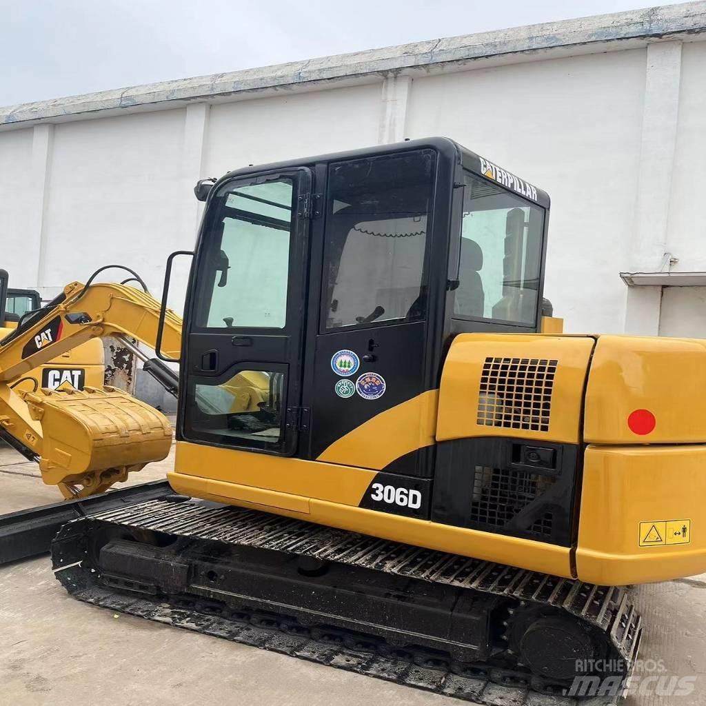 CAT 306d حفارات زحافة