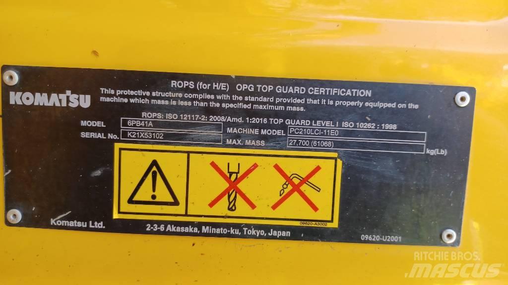 Komatsu PC210LCi-11 حفارات زحافة
