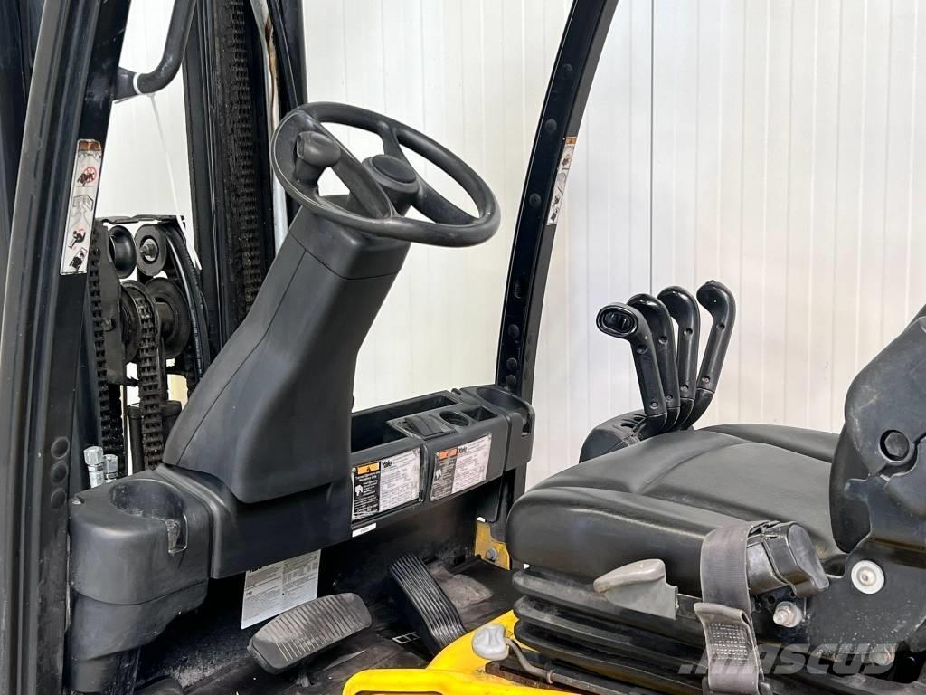 Yale ERP30VL شاحنات ذات رافعات شوكية تعمل بالكهرباء