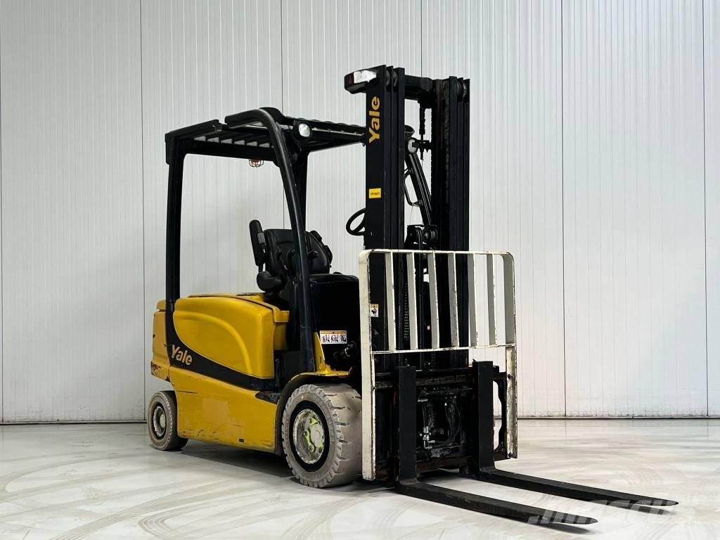 Yale ERP30VL شاحنات ذات رافعات شوكية تعمل بالكهرباء