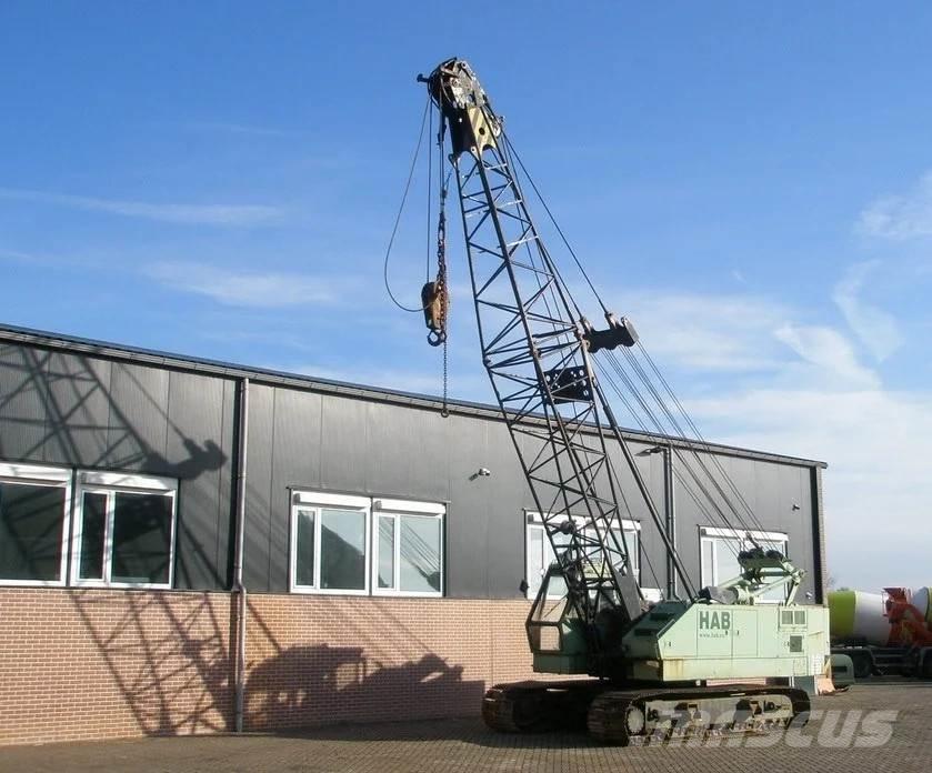 Hitachi KH125-3 رافعات مجنزرة
