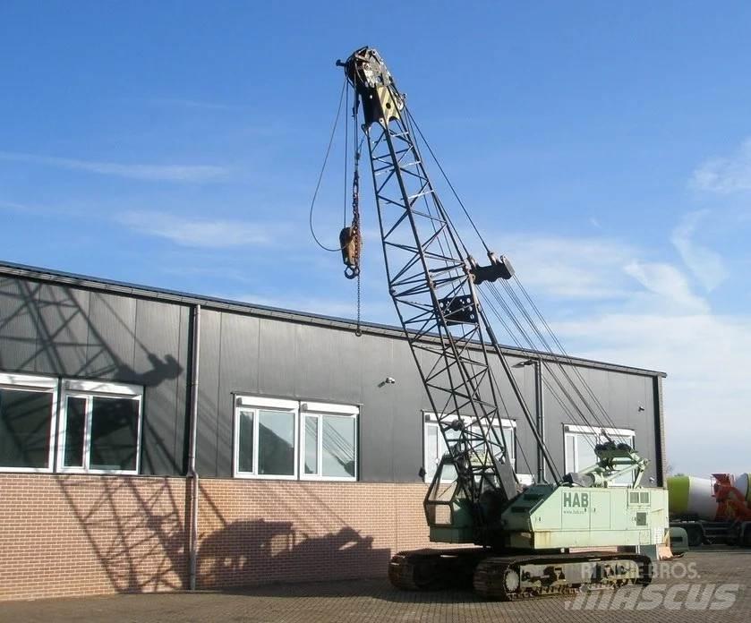 Hitachi KH125-3 رافعات مجنزرة