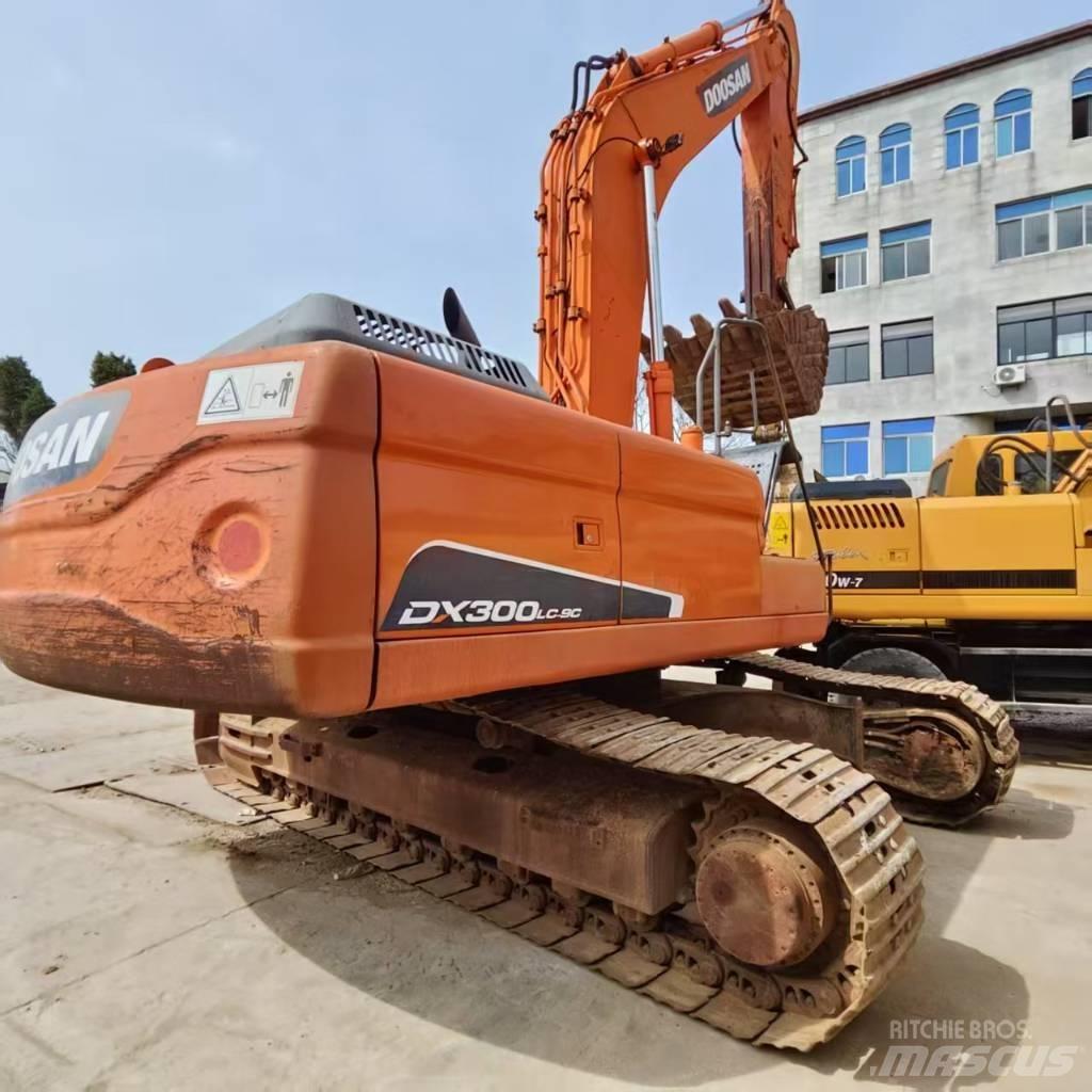 Doosan DX 300 LC حفارات زحافة