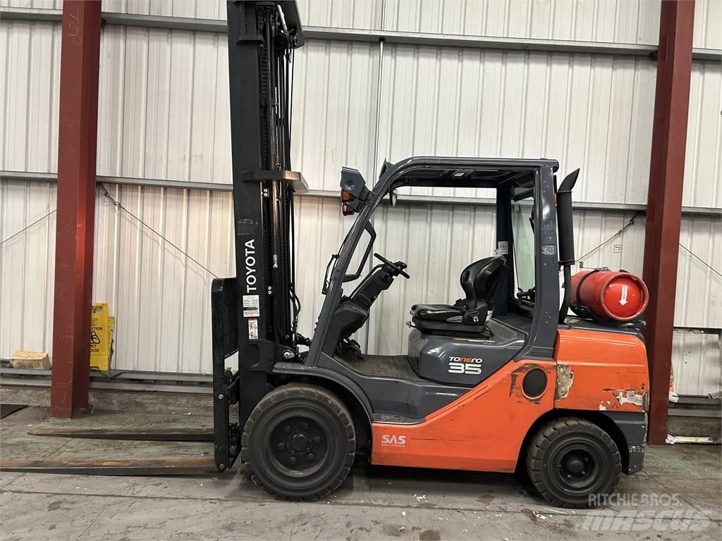 Toyota 02-8FGJF35 شاحنات LPG