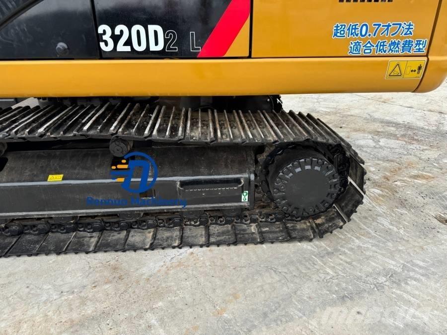 CAT 320D2L حفارات زحافة