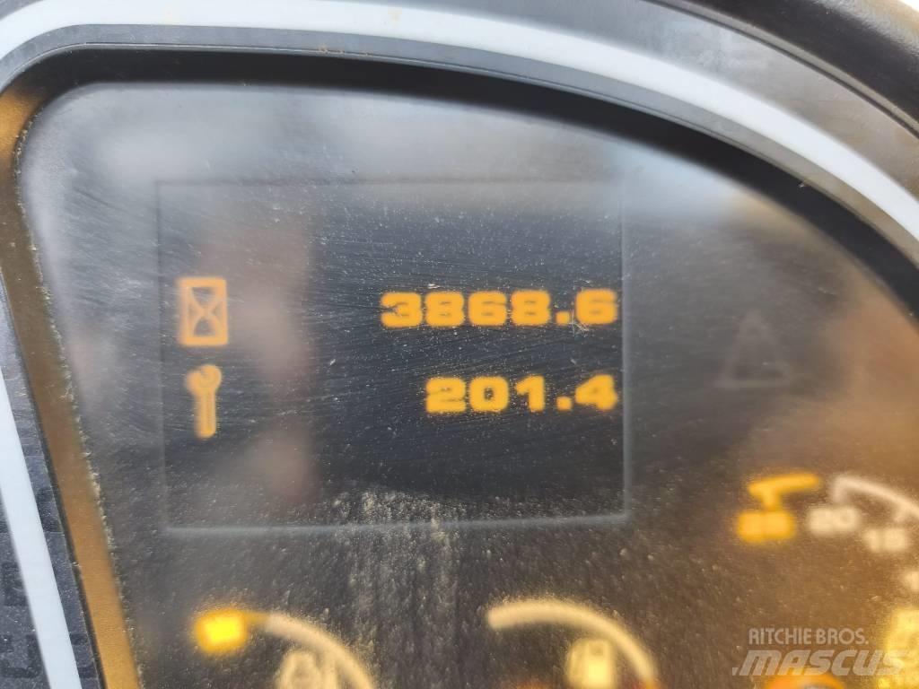 JCB 540-140 مناولات متداخلة