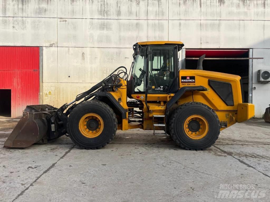 JCB 427 HT لوادر بعجل