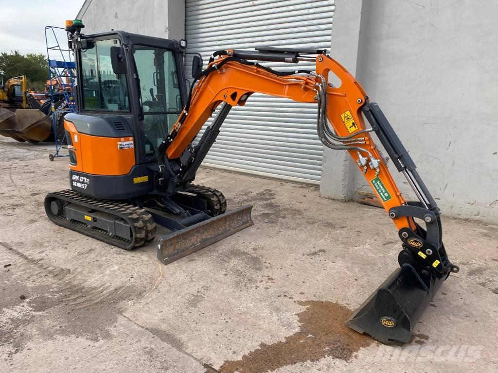 Develon DX 27 Z-7 حفارات صغيرة أقل من 7 طن (حفارات صغيرة)