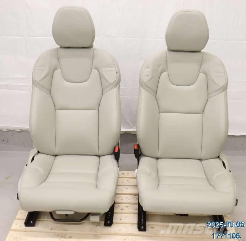 Volvo XC 60 كابينة والداخلية