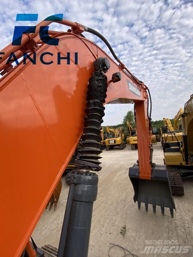 Doosan DX 340 LC حفارات زحافة