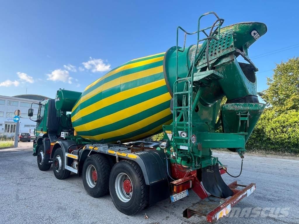 Iveco Trakker 440 شاحنات خرسانة