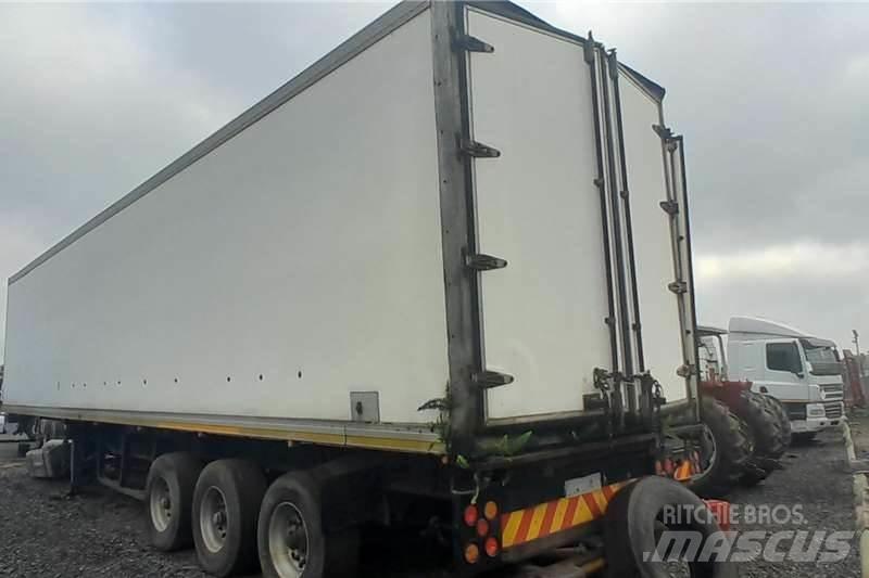  TRAILER 10002000 شاحنات أخرى