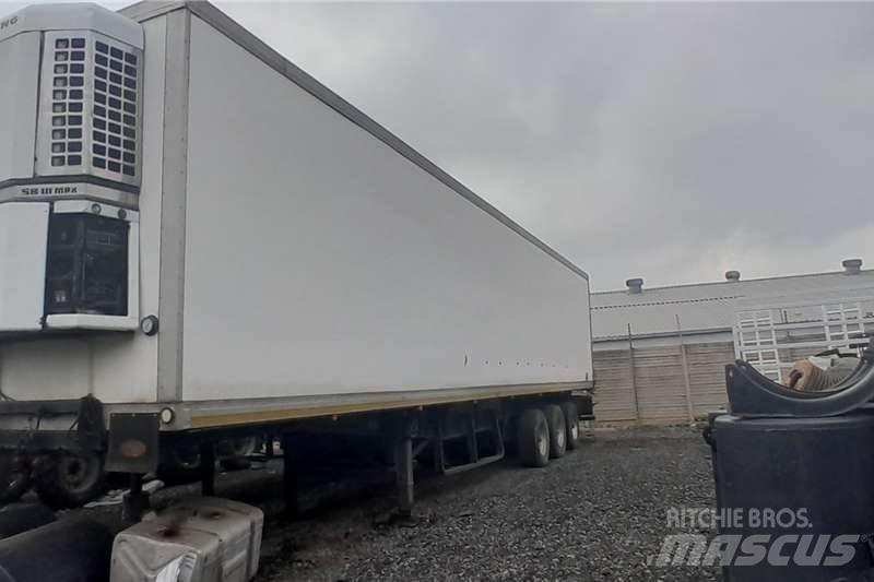  TRAILER 10002000 شاحنات أخرى