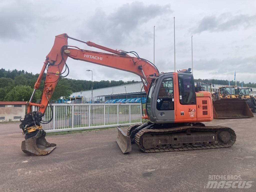Hitachi ZX 135 US حفارات زحافة