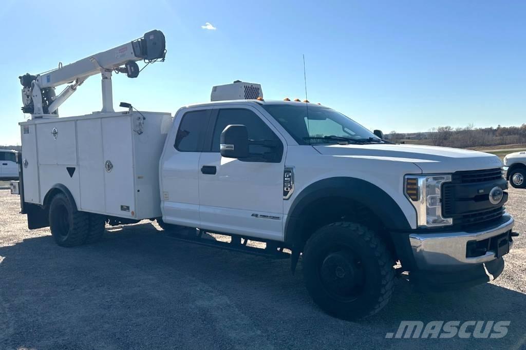 Ford F 550 XL SD رافعات مجنزرة