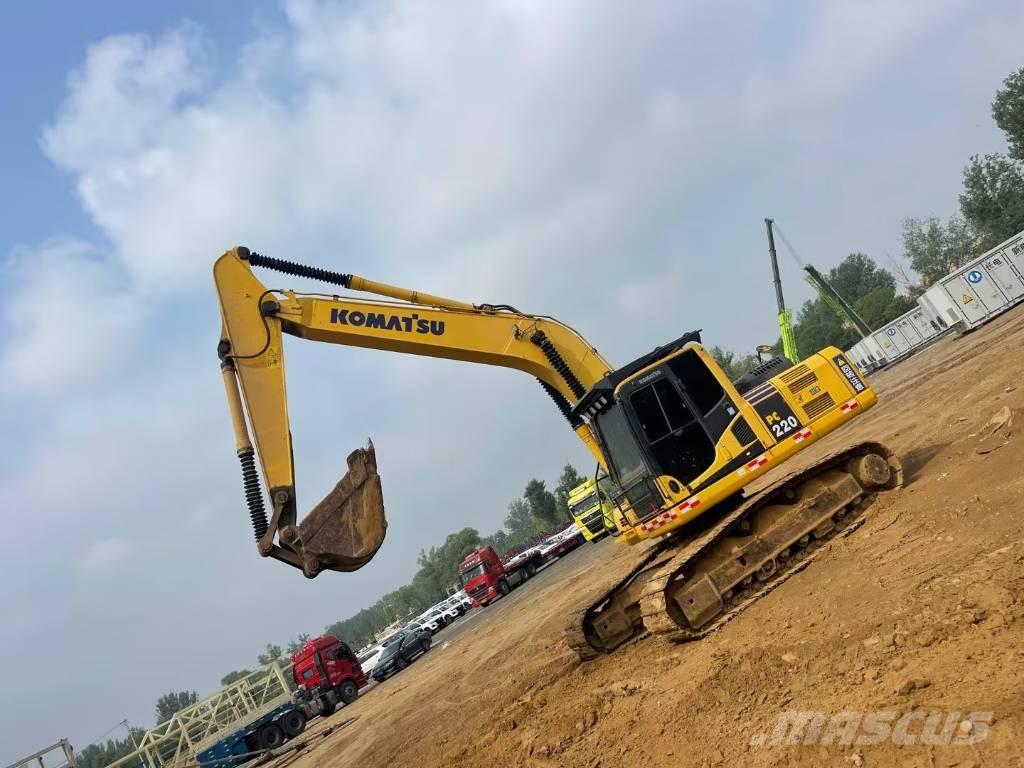 Komatsu PC 220-8 حفارات زحافة