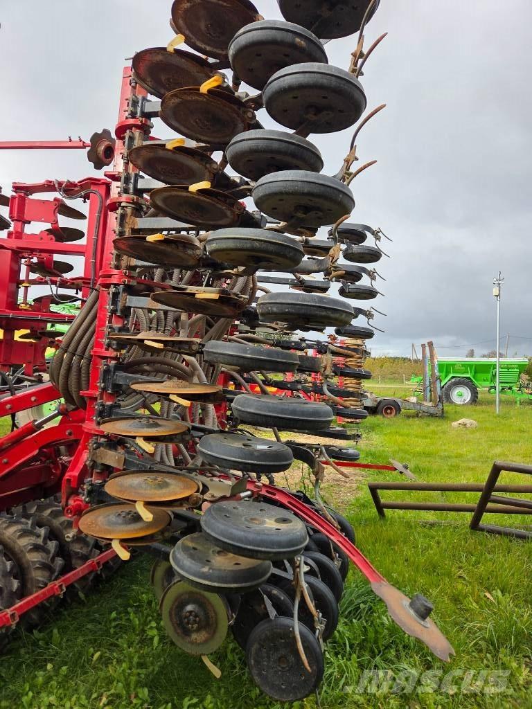 Horsch Focus 6 TD مثاقيب