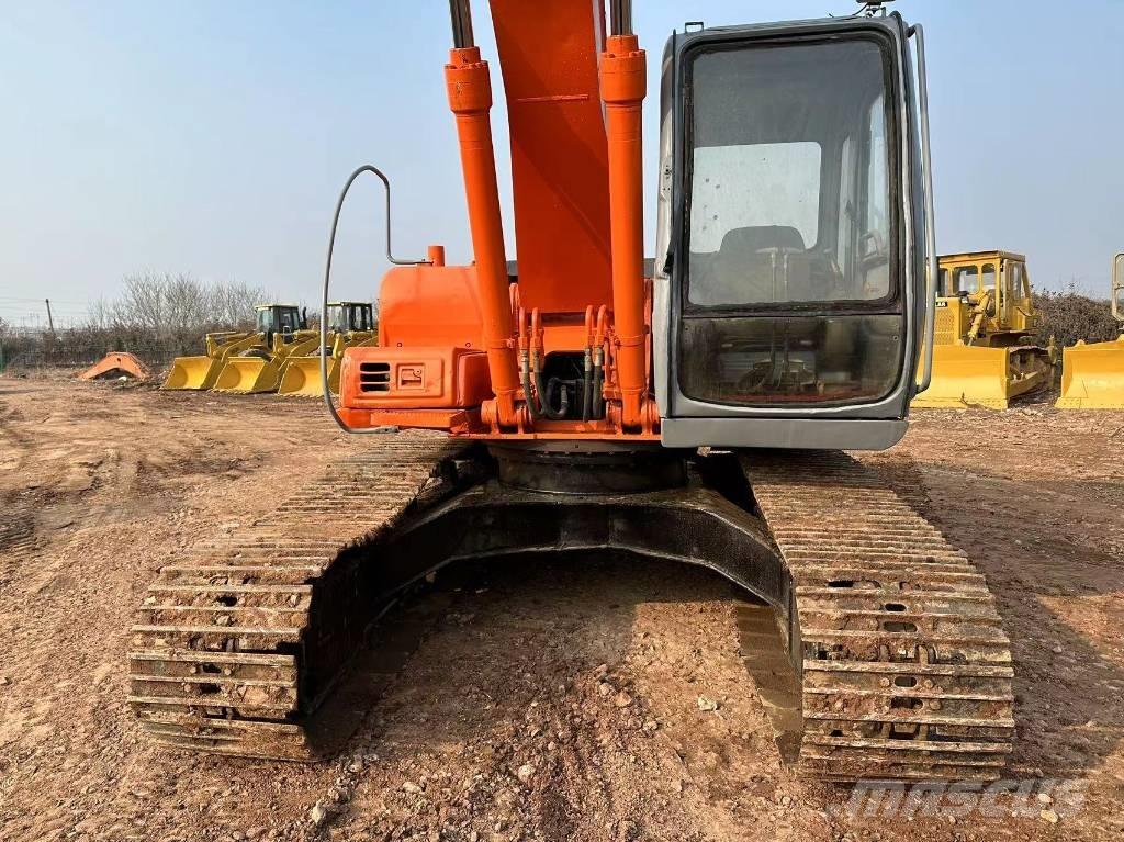 Hitachi EX 200 حفارات زحافة