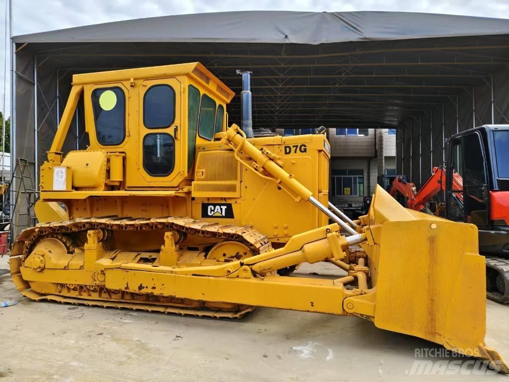 CAT D 7 G معدات تمهيد الطرق