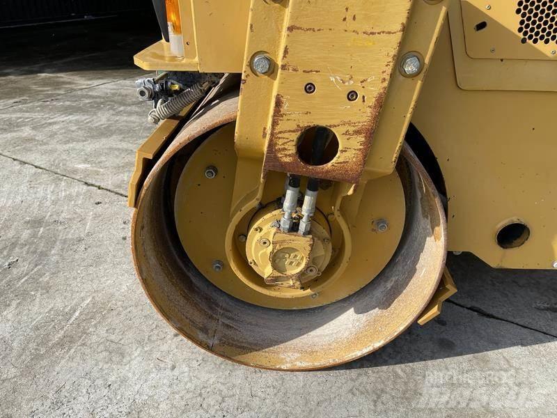 CAT CB 24 مداحل ثنائية الاسطوانة