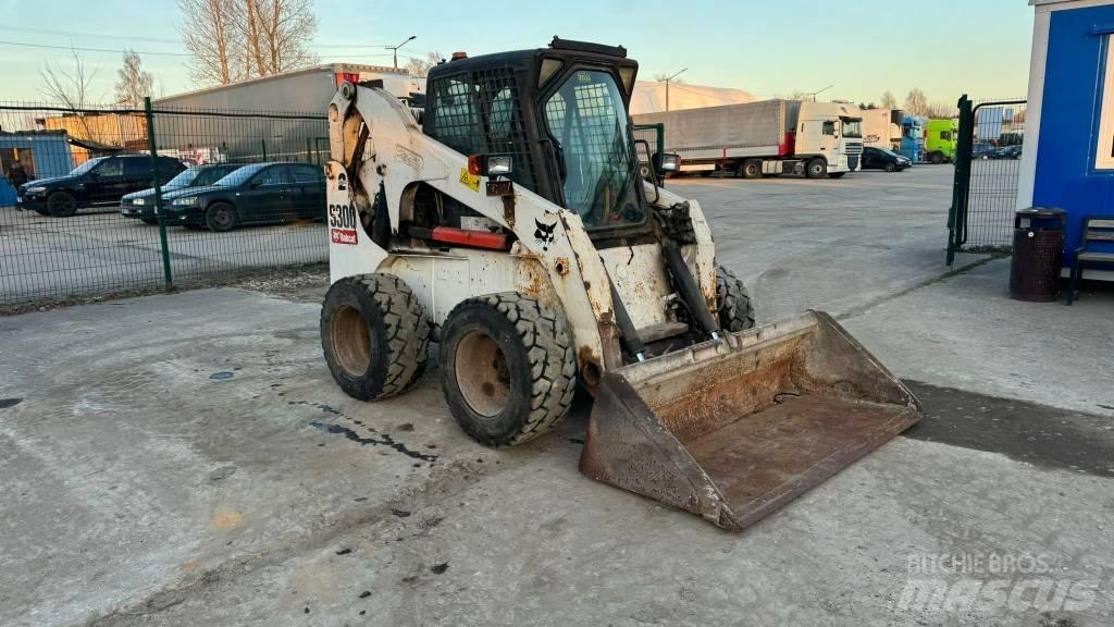 Bobcat S 300 لوادر انزلاقية التوجيه