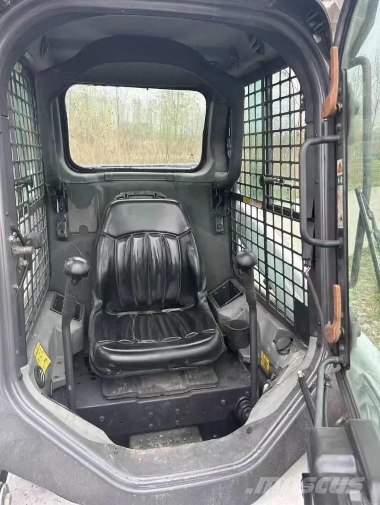 Bobcat S 450 لوادر انزلاقية التوجيه