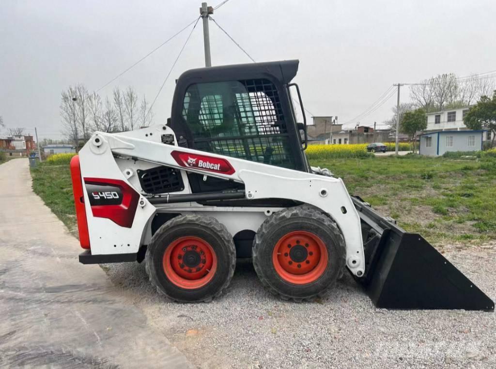 Bobcat S 450 لوادر انزلاقية التوجيه